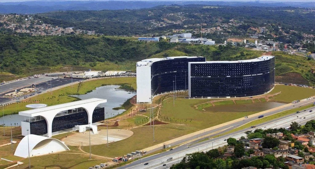 A CGE com o apoio de outras Controladorias Municipais do estado, acaba de lançar o Conselho Estadual de Controle Interno de Minas Gerais