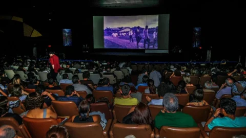 Lula sanciona leis de cota no cinema e na TV paga