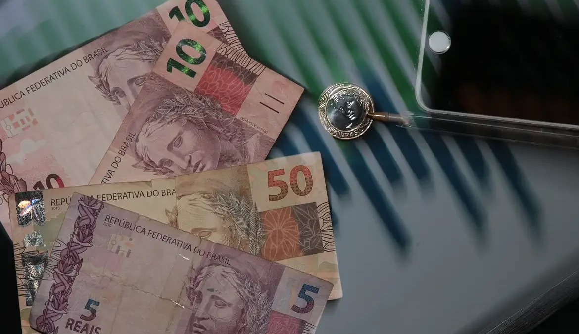 Brasileiros ainda não sacaram R$ 7,51 bilhões de valores a receber 1 Os brasileiros ainda não sacaram R$ 7,51 bilhões em recursos esquecidos no sistema financeiro até o fim de novembro