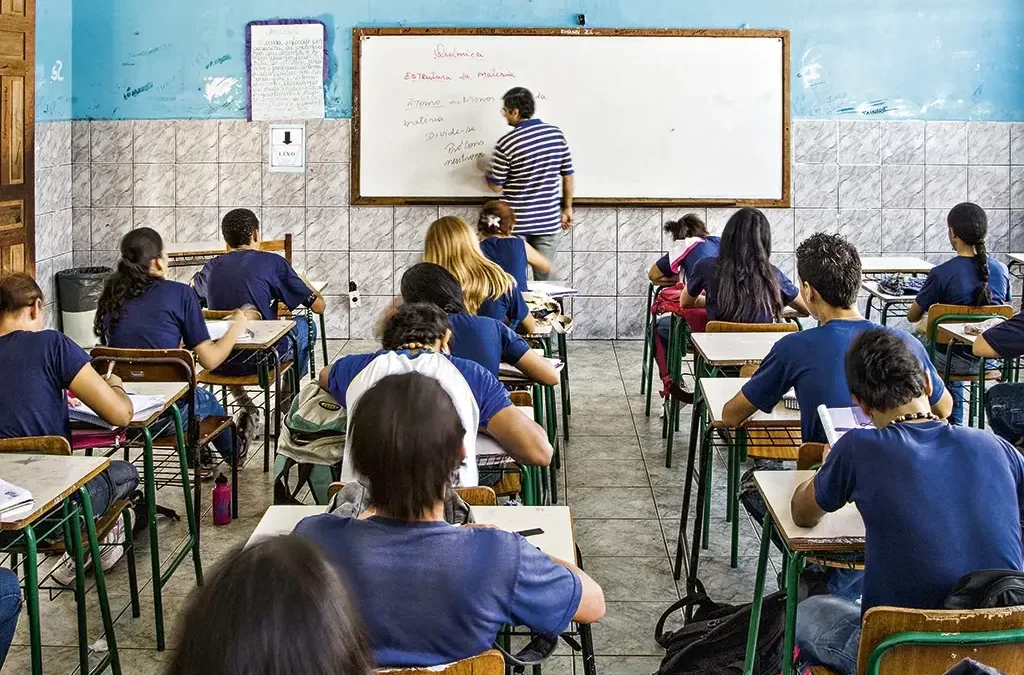 Fim de novo ensino médio deve ser proposto por conferência da educação 1 O documento, segundo o governo federal, deve orientar o projeto de lei para um Plano Nacional da Educação nos próximos 10 anos