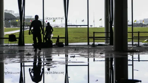 “Vergonha nacional”, diz Alckmin sobre ataques de 8 de janeiro 4 “Vergonha nacional”, diz Alckmin sobre ataques de 8 de janeiro