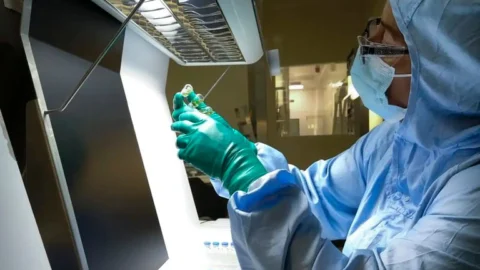 Nova Indústria Brasil contribuirá para fortalecer produção de medicamentos