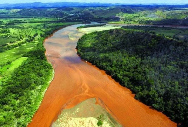 Sistema de alerta hidrológico da Bacia do Rio Doce está em operação 1 Historicamente, o mês de janeiro é conhecido pelas chuvas de verão e, neste início de 2024, não está sendo diferente para os moradores