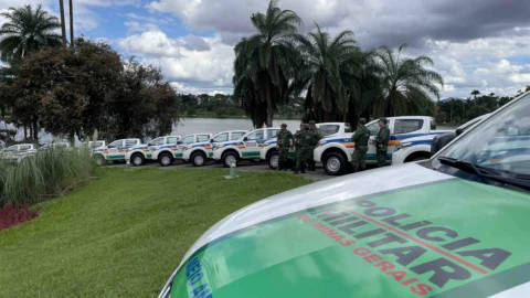 Governo de Minas e Ministério Público entregam 22 novas viaturas à Polícia Militar de Meio Ambiente 3 Governo de Minas e Ministério Público entregam 22 novas viaturas à Polícia Militar de Meio Ambiente