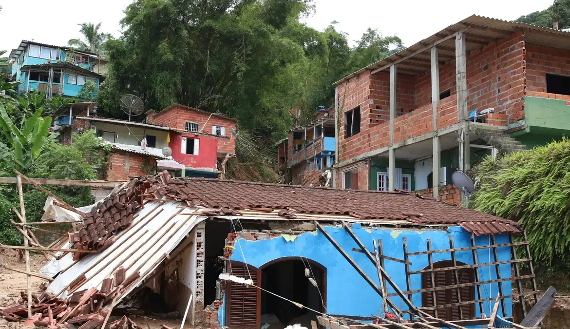 Brasil teve 1.161 desastres naturais em 2023 1 Segundo o Cemaden, as ocorrências seguiram o padrão de concentração em capitais e regiões metropolitanas