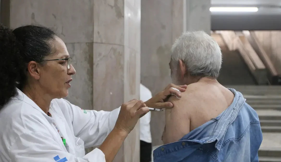 Aumentar vacinação de grupos de risco é desafio no combate à covid-19 1 Atualmente, o desafio é aumentar a cobertura vacinal do público considerado de risco para a doença