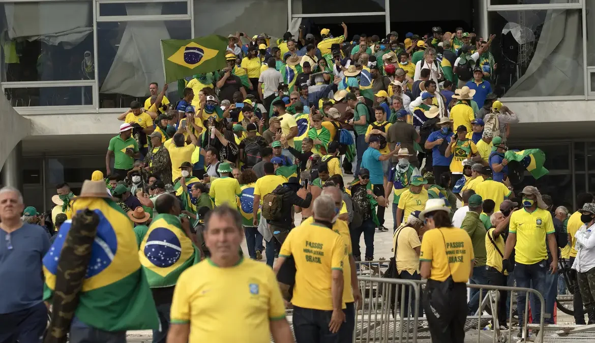 Oitenta e nove por cento dos brasileiros não aprovam as invasões aos prédios dos Três Poderes ocorridas em 8 de janeiro do ano