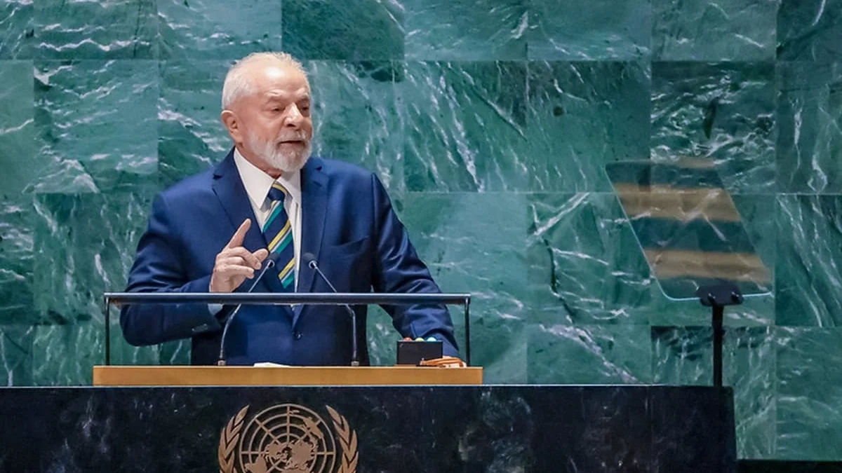 Ano de 2023 foi orientado à reconstrução da política externa brasileira 1 Presidente Luiz Inácio Lula da Silva discursando na ONU