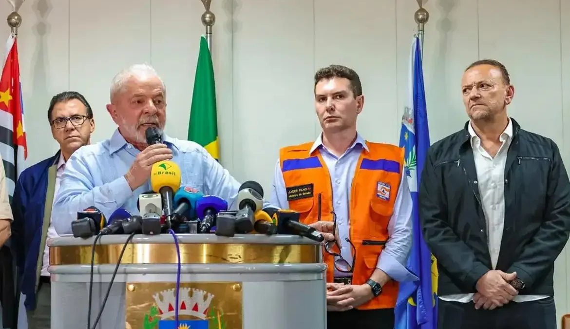 Lula reforça importância da memória para garantir democracia 1 Ao completar um ano do dia 8 de janeiro, o presidente Luiz Inácio Lula da Silva reforçou a importância da memória da sociedade