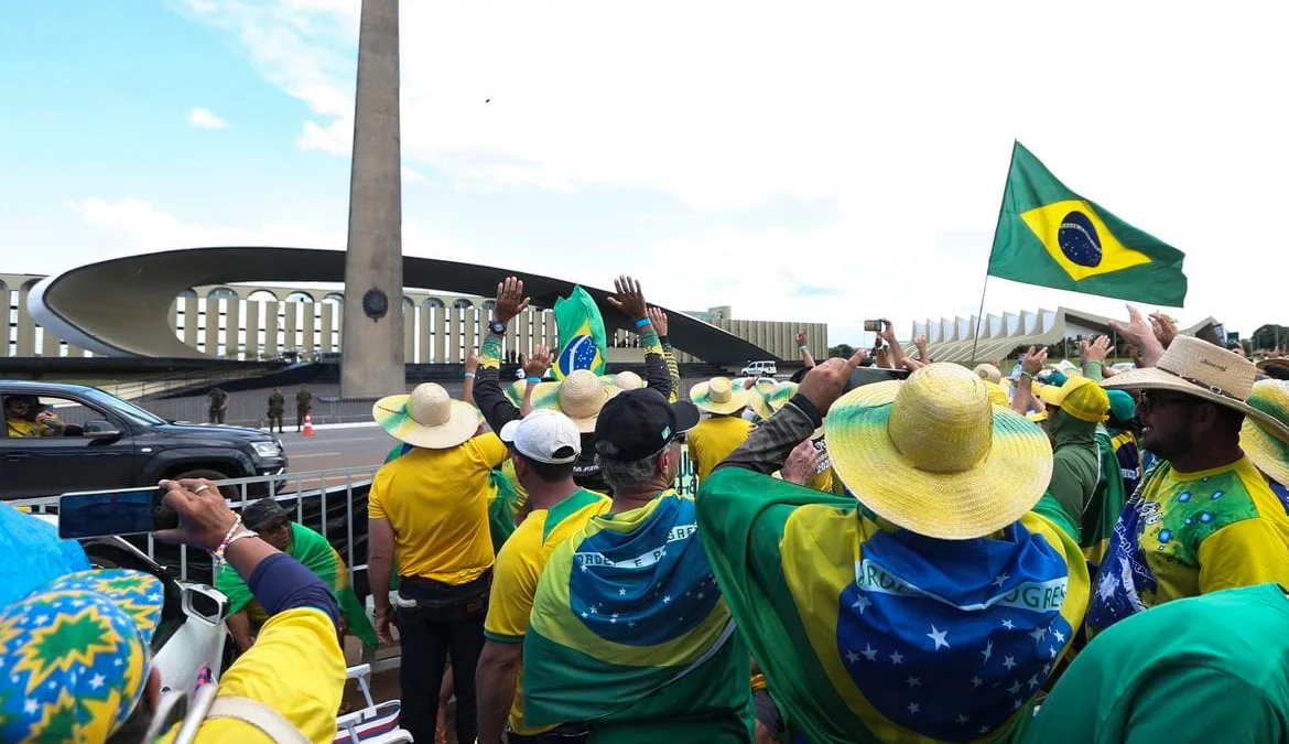 Forças Armadas tem responsabilidade política por 8/1, diz pesquisador 1 Essa é a avaliação do professor de ciência política da Universidade de Brasília (UnB) Rodrigo Lentz