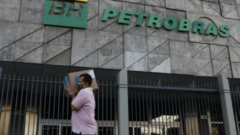 CGU constata que Petrobras vendeu refinaria abaixo do preço 1 CGU constata que Petrobras vendeu refinaria abaixo do preço