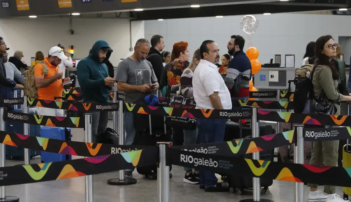 Prefeitura e RIOgaleão firmam acordo de cooperação 1 A prefeitura do Rio de Janeiro, o governo do estado e a RIOgaleão firmaram, nesta terça-feira (9), acordo de cooperação técnica
