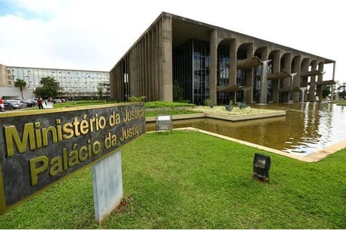 Governo Federal qualificou o sistema prisional e liderou operações para apreender celulares em 2023 1 A Secretaria Nacional de Políticas Penais, do Ministério da Justiça e Segurança Pública (Senappen/MJSP), desenvolveu uma série de ações