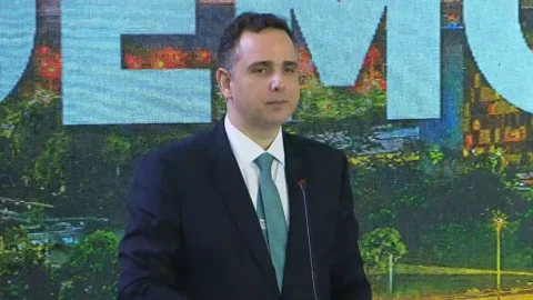 Poderes estão vigilantes contra “traidores da pátria”, diz Pacheco