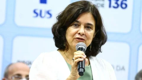 Vacina contra dengue é esperança, mas não é solução, diz ministra 4 Vacina contra dengue é esperança, mas não é solução, diz ministra