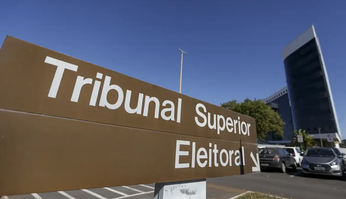 O Tribunal Superior Eleitoral (TSE) recebe até esta sexta-feira (19) sugestões sobre as regras que vão valer para as eleições municipais