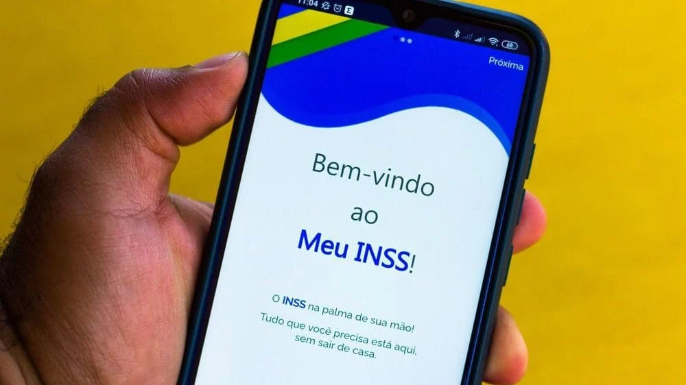 O INSS começou a utilizar uma ferramenta de inteligência artificial criada pela Dataprev para fazer varredura nos atestados médicos