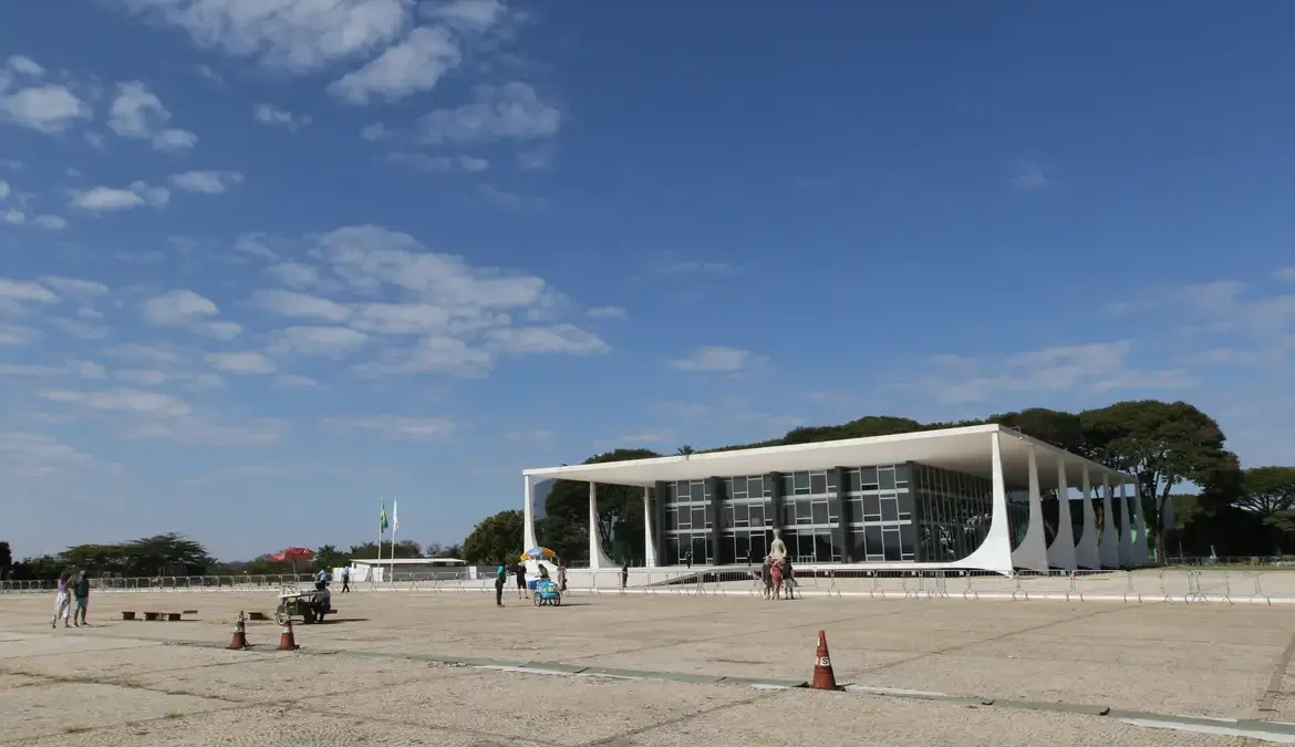 A Praça dos Três Poderes passará por uma reforma, visando valorizar e manter este ponto turístico tão visitado da capital federal