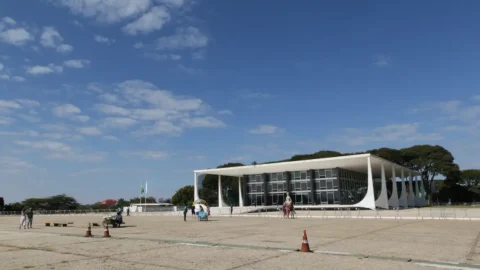 Praça dos Três Poderes será restaurada, diz Cappelli