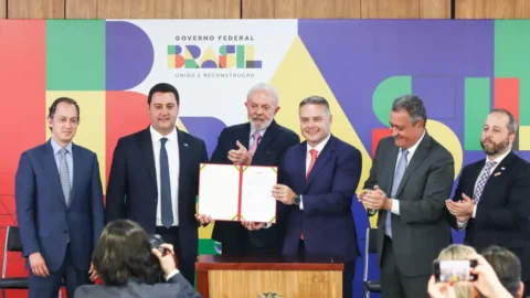 Mais de mil km de rodovias no Paraná passam para a iniciativa privada