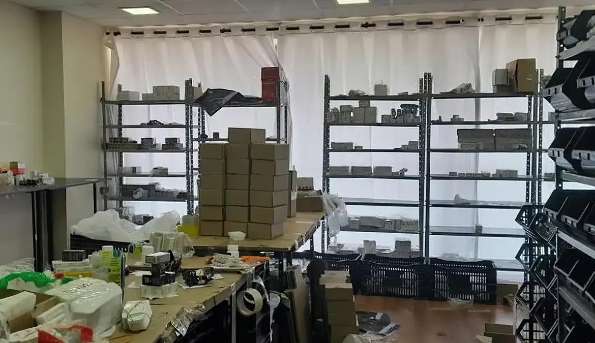 Polícia prende 11 pessoas em Santos por comércio ilegal de remédios 1 A Polícia Civil de São Paulo prendeu em Santos (SP) 11 pessoas acusadas de comércio ilegal de remédios controlados