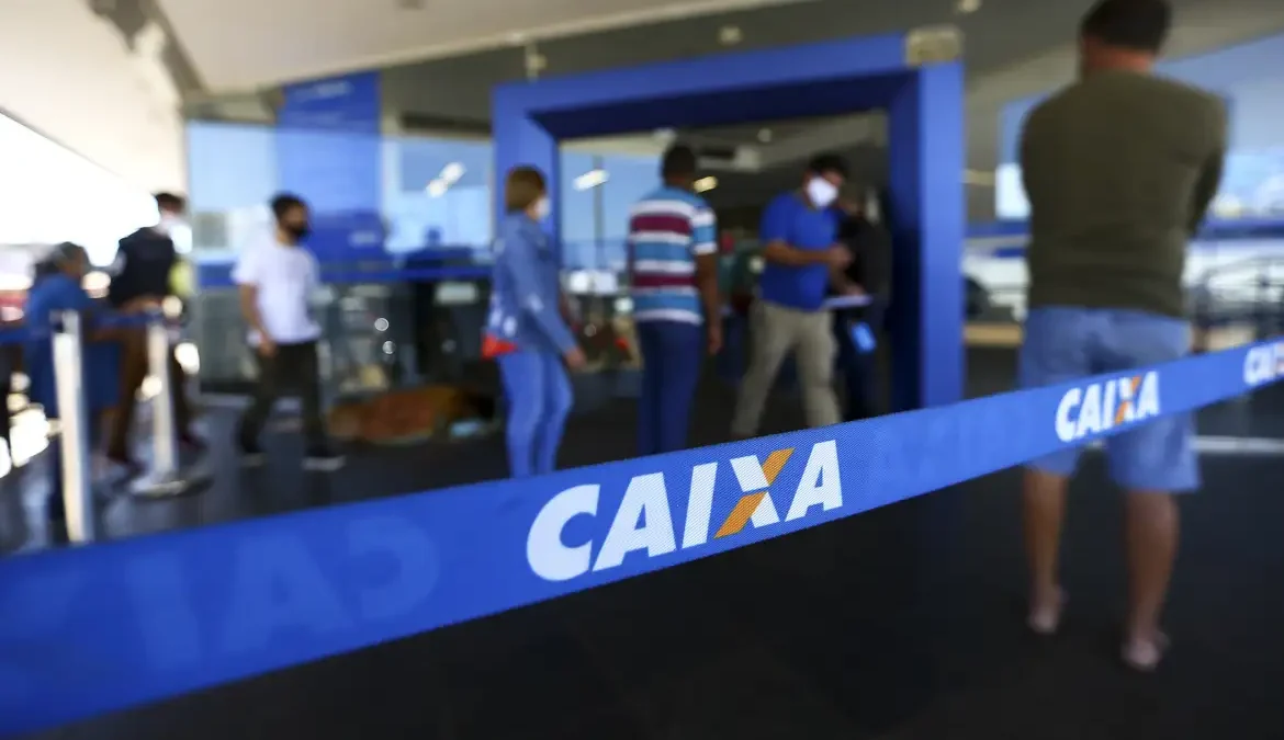 Caixa lança edital de concurso com 3,2 mil vagas para técnicos 1 A Caixa Econômica Federal publicou nesta quinta-feira (22), no Diário Oficial da União, o edital do concurso público