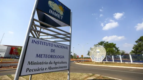 Inmet: temperaturas altas e chuvas marcam terça de carnaval