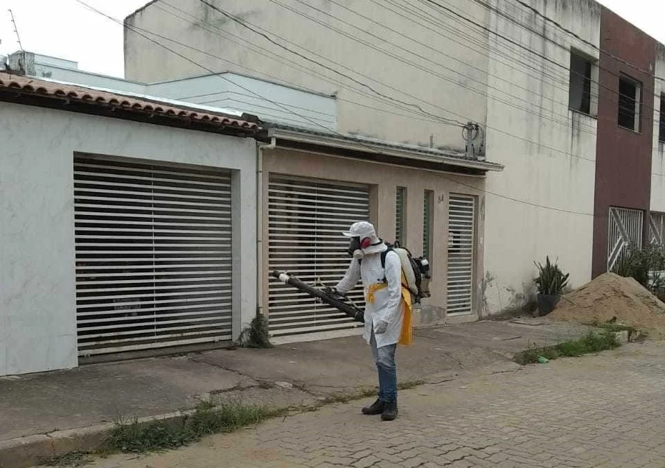 Xô, arboviroses! UBV continua sendo aplicado nas áreas urbana e rural de Valadares 1 Em Valadares, a Prefeitura segue em ritmo acelerado para evitar a proliferação do Aedes aegypti