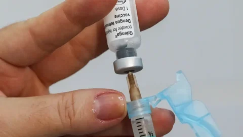 Rio inicia estudo de vacina contra dengue em parceria com Fiocruz