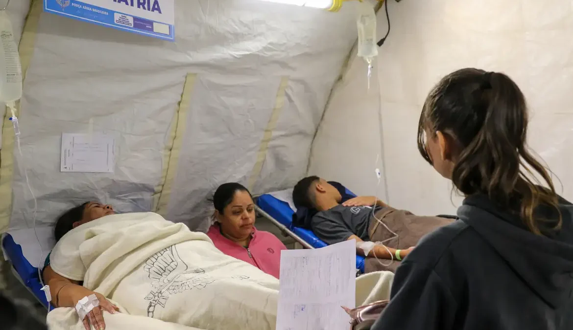 Dengue no Rio tem número de casos seis vezes maior que o esperado 1 A análise mostrou ainda que a tendência de aumento na transmissão de casos se mantém pela nona semana consecutiva