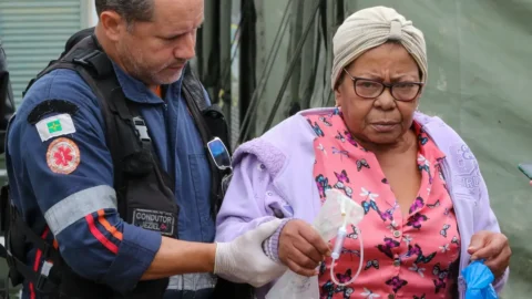 Casos graves de dengue têm alta; idosos são os mais afetados 1 Casos graves de dengue têm alta; idosos são os mais afetados