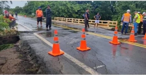 DER-MG irá recuperar ponte interditada na MGC-122 em até cinco dias, no Norte de Minas 1 DER-MG irá recuperar ponte interditada na MGC-122 em até cinco dias, no Norte de Minas