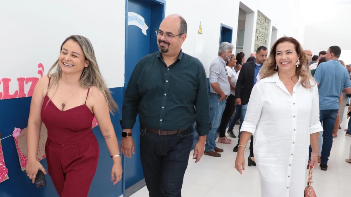 Governo de Minas inaugura centros de educação infantil na cidade de Araxá, no Alto Paranaíba 1 O vice-governador de Minas Gerais, Professor Mateus, participou, nesta sexta-feira (23/2), da inauguração de dois Centros Municipais