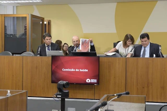 A Comissão de Saúde deu aval a projeto para evitar acidentes com seringas e agulhas em unidades de saúde
