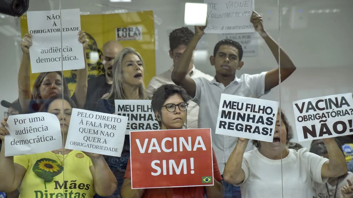 Debate sobre obrigatoriedade da vacina gera polêmica na Assembleia 1 Especialistas lamentaram que redução de vacinação está trazendo de volta doenças que já estavam erradicadas