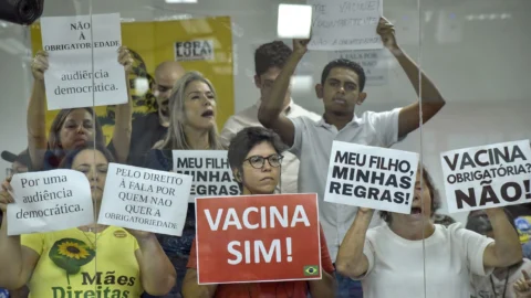 Debate sobre obrigatoriedade da vacina gera polêmica na Assembleia 1 Debate sobre obrigatoriedade da vacina gera polêmica na Assembleia