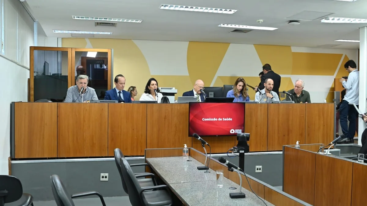 Associações da área médica criticam destituição de diretor clínico do Hospital São Lucas 1 Comissão de Saúde abordou assunto nesta terça-feira (27)