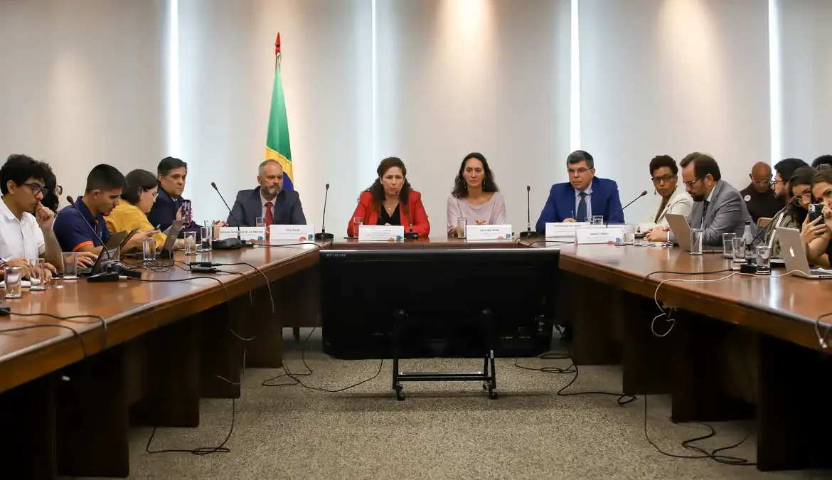 Mulheres são maioria dos candidatos no concurso unificado 1 Dos mais de 2,1 milhões de candidatos com inscrições confirmadas no Concurso Público Nacional Unificado, 56% são do sexo feminino