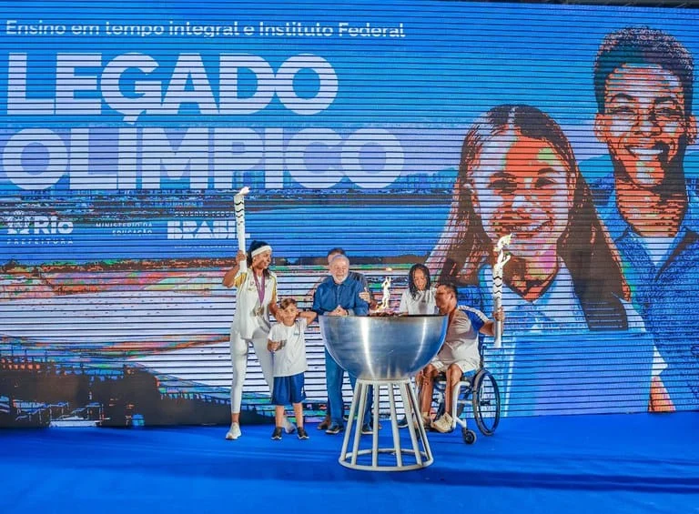 Arenas do Parque Olímpico são transformadas em unidades de ensino 1 A cerimônia ocorreu no Parque Olímpico, na Barra da Tijuca, na zona oeste da capital fluminense, onde as arenas esportivas estão sendo