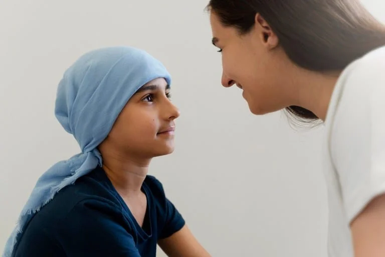 Fevereiro é o mês de conscientização da leucemia, um tipo de câncer que afeta as células sanguíneas da medula óssea, em sua maioria os