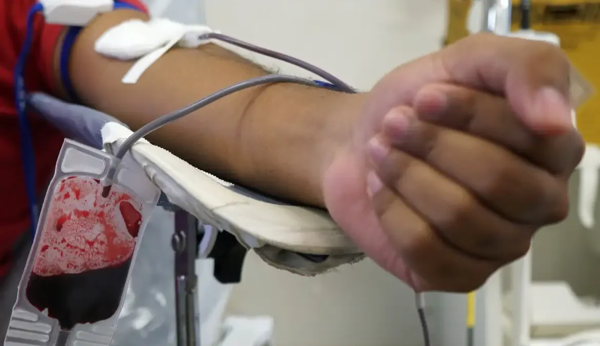 Após uma queda de doações em função do período de carnaval, a Fundação Hemocentro de Brasília está com estoque crítico de sangue O negativo