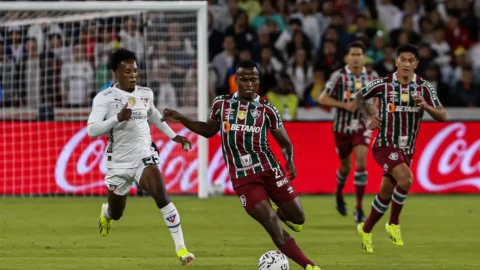 Flu sente altitude e perde para a LDU na ida da Recopa Sul-Americana 4 Flu sente altitude e perde para a LDU na ida da Recopa Sul-Americana