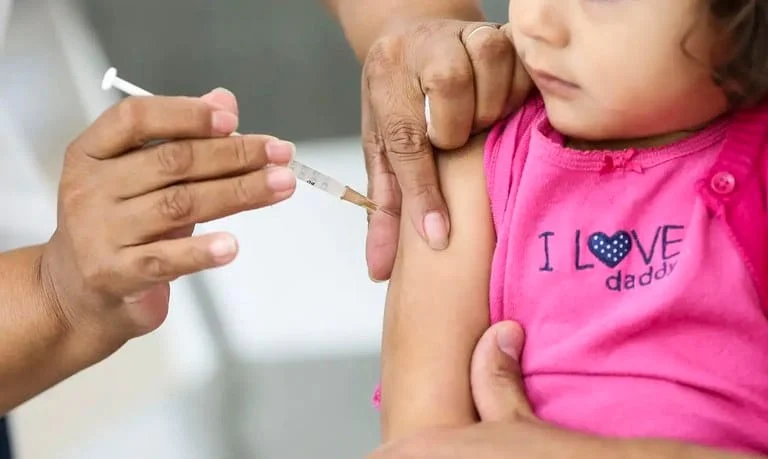 Aumento de casos de sarampo acende alerta para prevenção da doença 1 Com a escalada de casos de sarampo em todo o mundo, a população brasileira deve ficar em alerta para a prevenção da doença