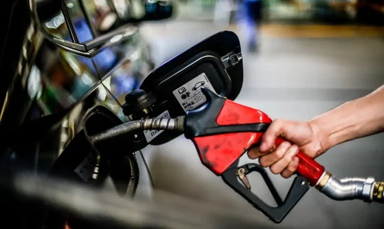 Operação Verão: ANP fiscalizou mais de 1.300 postos de combustíveis 1 A Agência Nacional do Petróleo, Gás Natural e Biocombustíveis do Brasil (ANP) conclui nesta sexta-feira (9/2) a Operação Verão