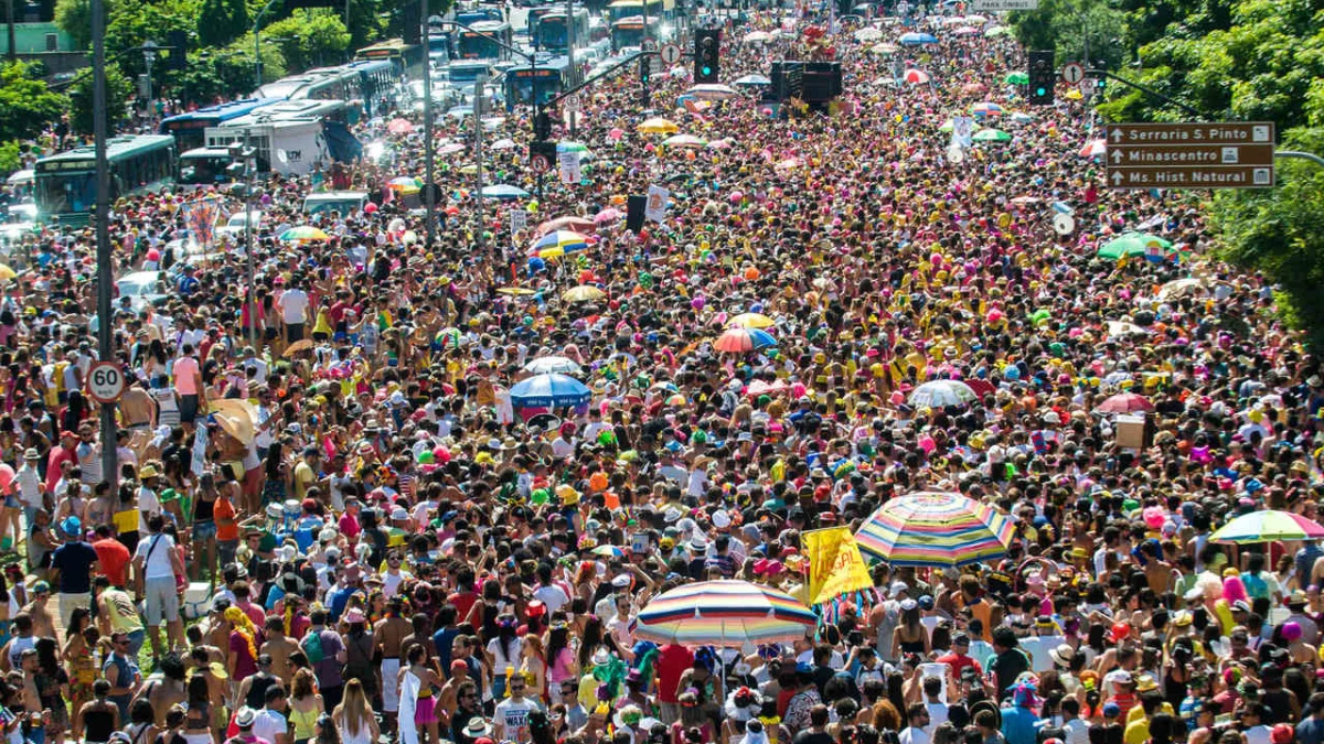 Defesa Civil e Ouvidoria-Geral do Estado orientam a população e turistas em ação para o Carnaval de BH 1 Em preparação para o feriado de Carnaval, a Coordenadoria Estadual de Defesa Civil (Cedec) promoveu uma ação preventiva e educativa