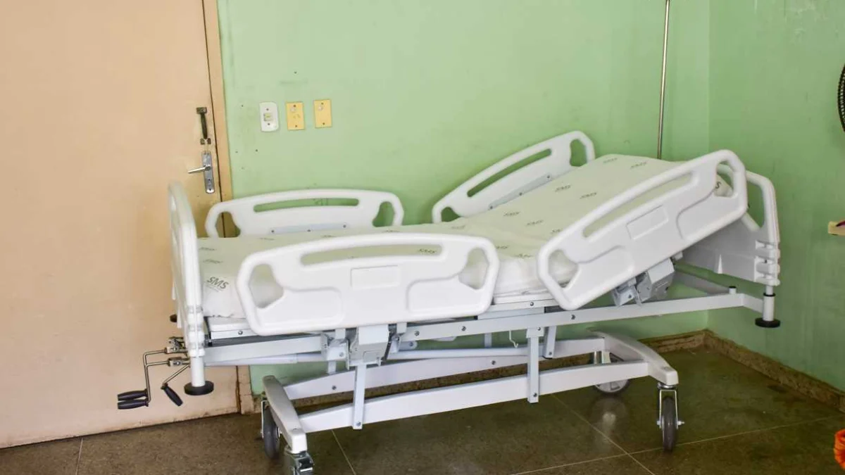 Novas camas garantem mais humanização aos pacientes do HM 1 Os equipamentos, que vão substituir parte do antigo mobiliário, contam com grade e suporte acoplado para soro e medicação