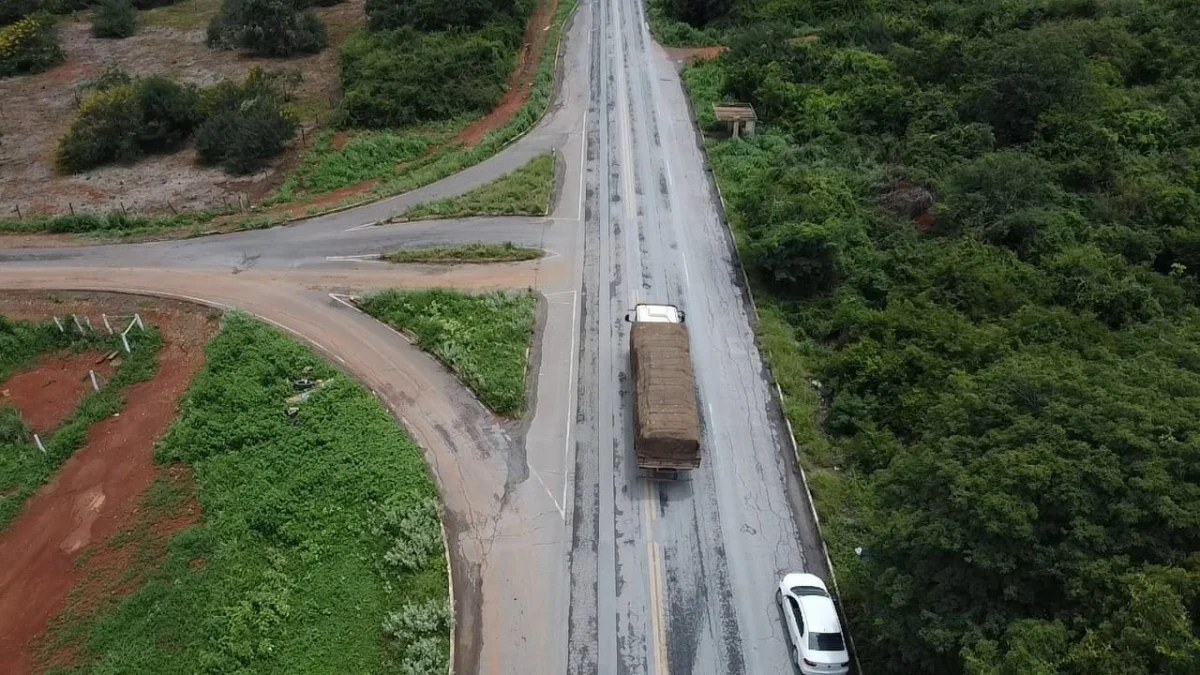 As primeiras movimentações para melhoria das condições do trecho da MGC-122, próximo a Janaúba, no Norte de Minas, começam na próxima