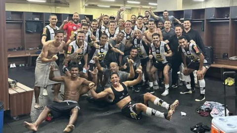 Fim de jogo no Parque do Sabiá: Uberlândia 0 x 1 Democrata 3 Fim de jogo no Parque do Sabiá: Uberlândia 0 x 1 Democrata