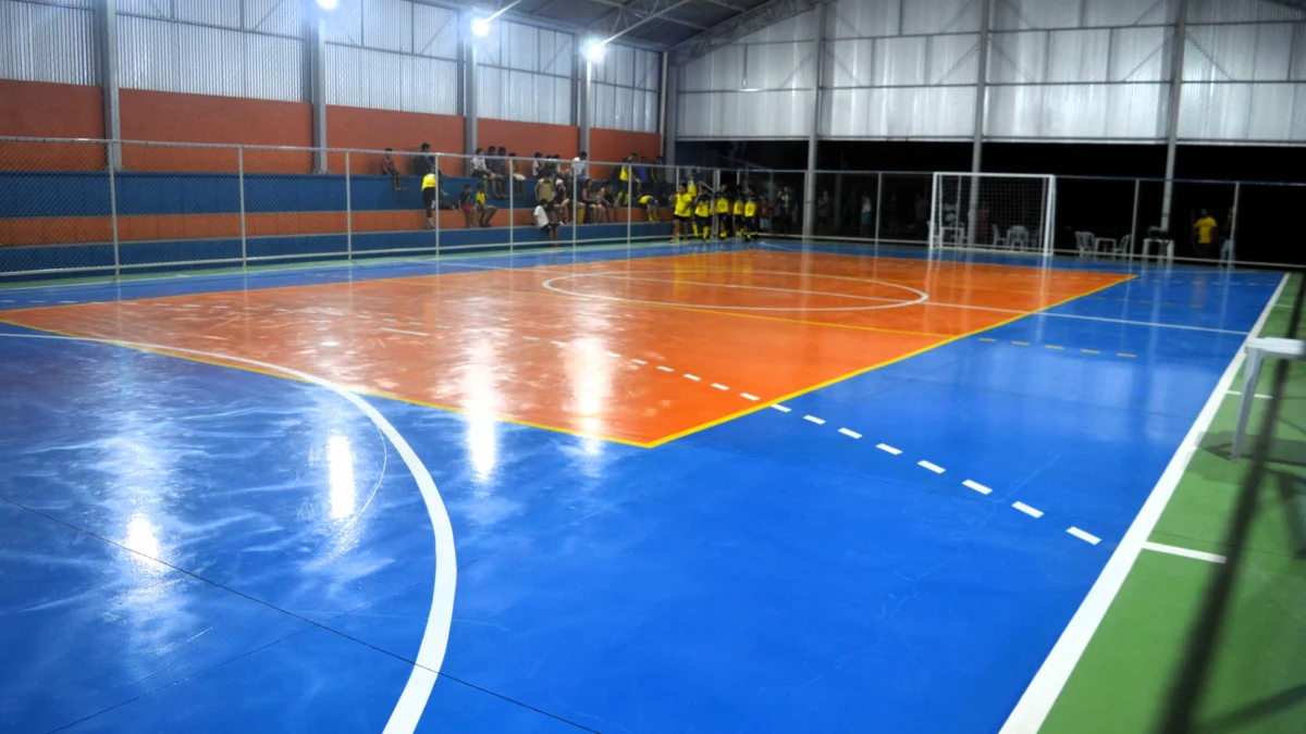 Quadra da Matinha: mais uma praça esportiva é entregue à comunidade 1 Mais uma quadra totalmente revitalizada foi entregue à comunidade pela Prefeitura de Manhuaçu