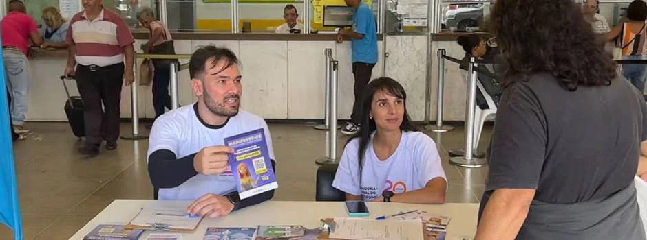 Ouvidoria Móvel realiza atendimento na Rodoviária e Aeroporto Internacional de BH nesta véspera de Carnaval 1 Nesta sexta-feira (9/2), a Ouvidoria-Geral do Estado de Minas Gerais (OGE/MG) realizou ação do projeto Ouvidoria Móvel na Rodoviária e